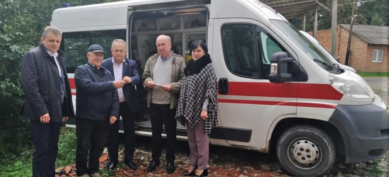  Старосамбірська лікарня отримала чергову допомогу – автомобіль швидкої